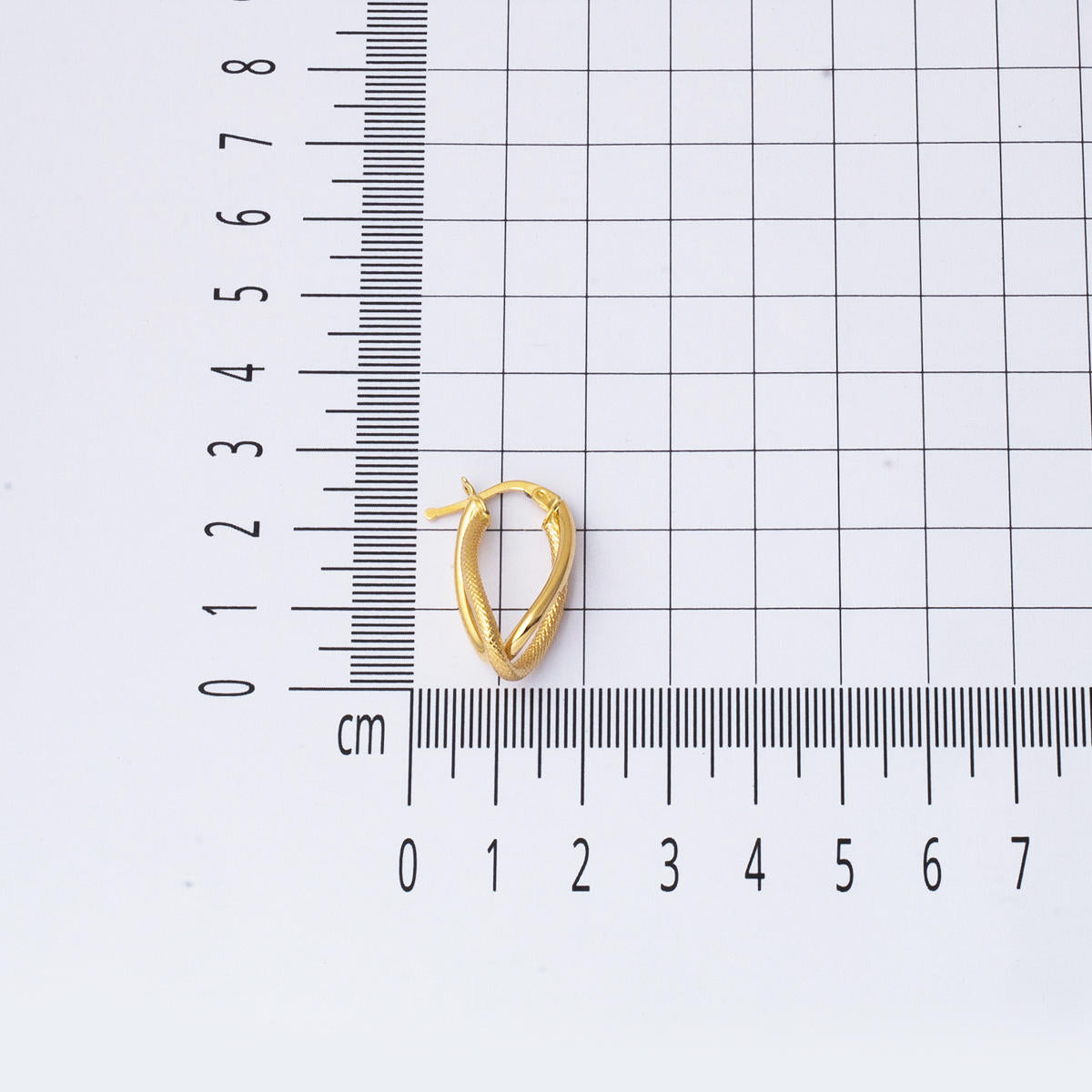 2,5 cm Çaplı 14 Ayar Asimetrik Altın Küpe - Görsel 5