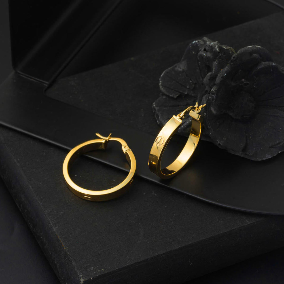 Kartiyer 22 Ayar Altın Halka Küpe 2,5 cm. Çaplı - Görsel 4