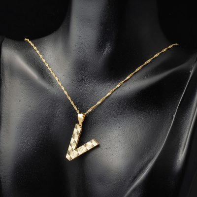 14 Ayar Altın 3 Boyutlu İşlemeli V Harfi Kolye - 14K - 2.23g - EZ Gold