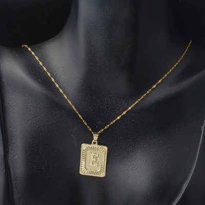 E Harf Kolye Kare Plakalı 14 Ayar Altın - 14K - 1.58g - EZ Gold