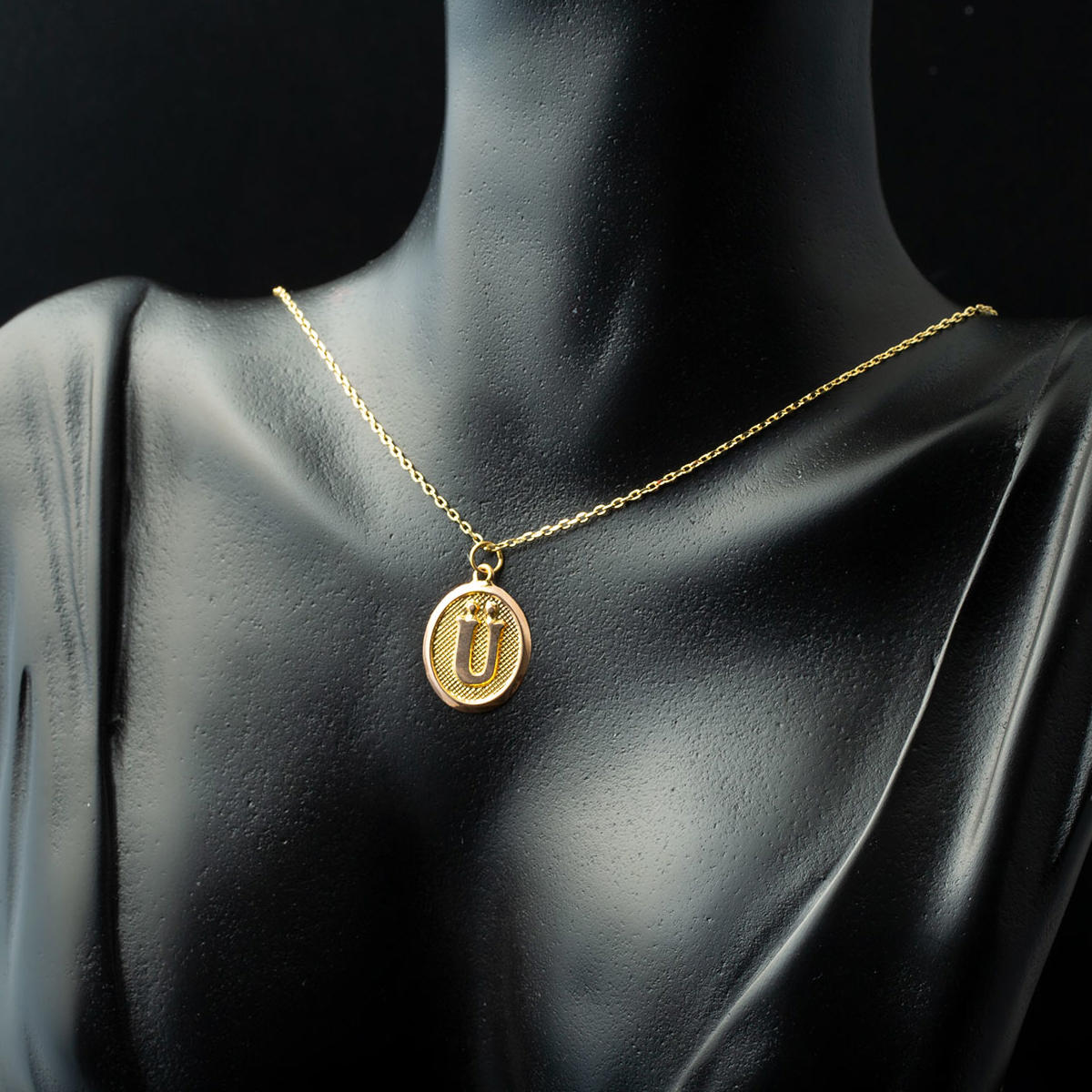 Ü Harfi Oval Altın Kolye - Görsel 4