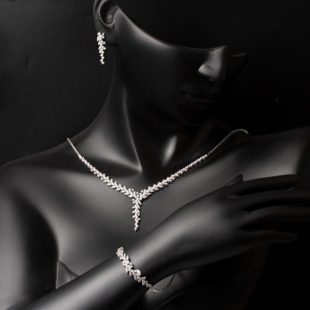 Favori Leaf 14 Karat White Gold Set