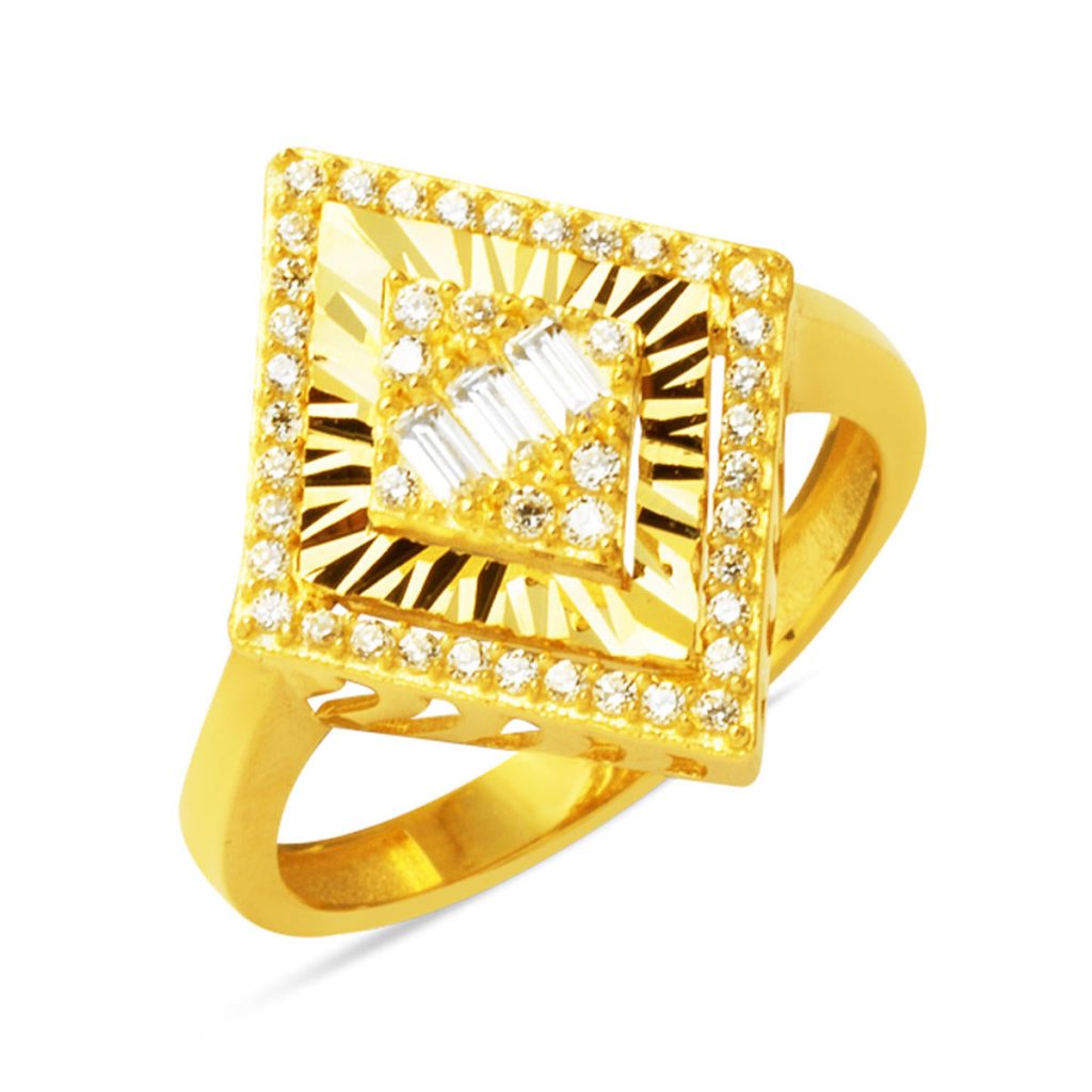 Efektli 14 Karat Yellow Gold Baguette Ring