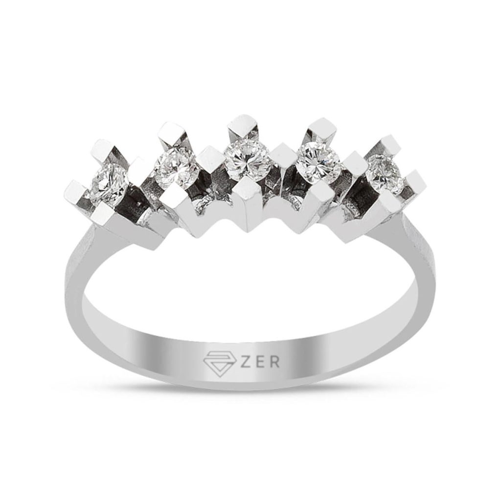 0,30 Carat Çapraz Montür Five-Stone Diamond Ring