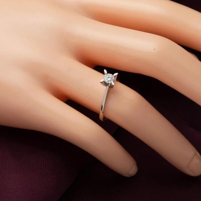 0,20 Karat Almond Setting Solitaire Diamond Ring - 14K - 2.12g - EZ Gold