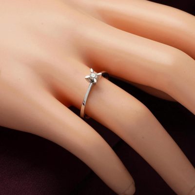 0,12 Karat Almond Setting Solitaire Diamond Ring - 14K - 2g - EZ Gold