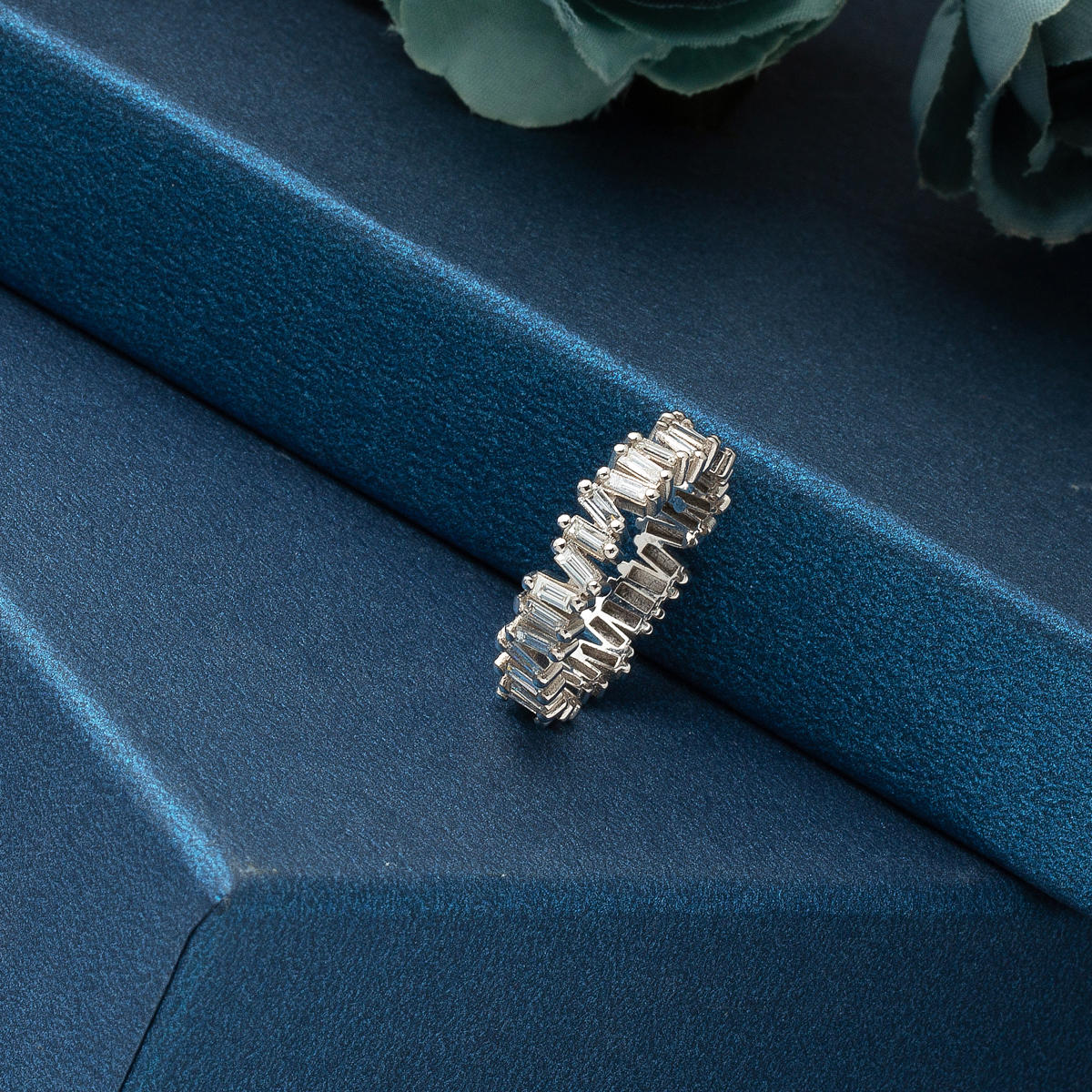0,64 ct Sıralı Baget Pırlanta Yüzük - Görsel 3