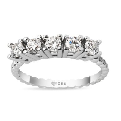 0,40 Karat Five-Stone Diamond Ring