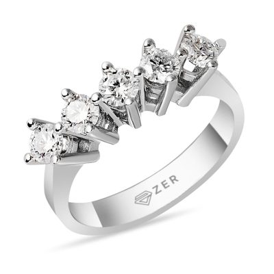 0,60 Karat Five-Stone Diamond Ring