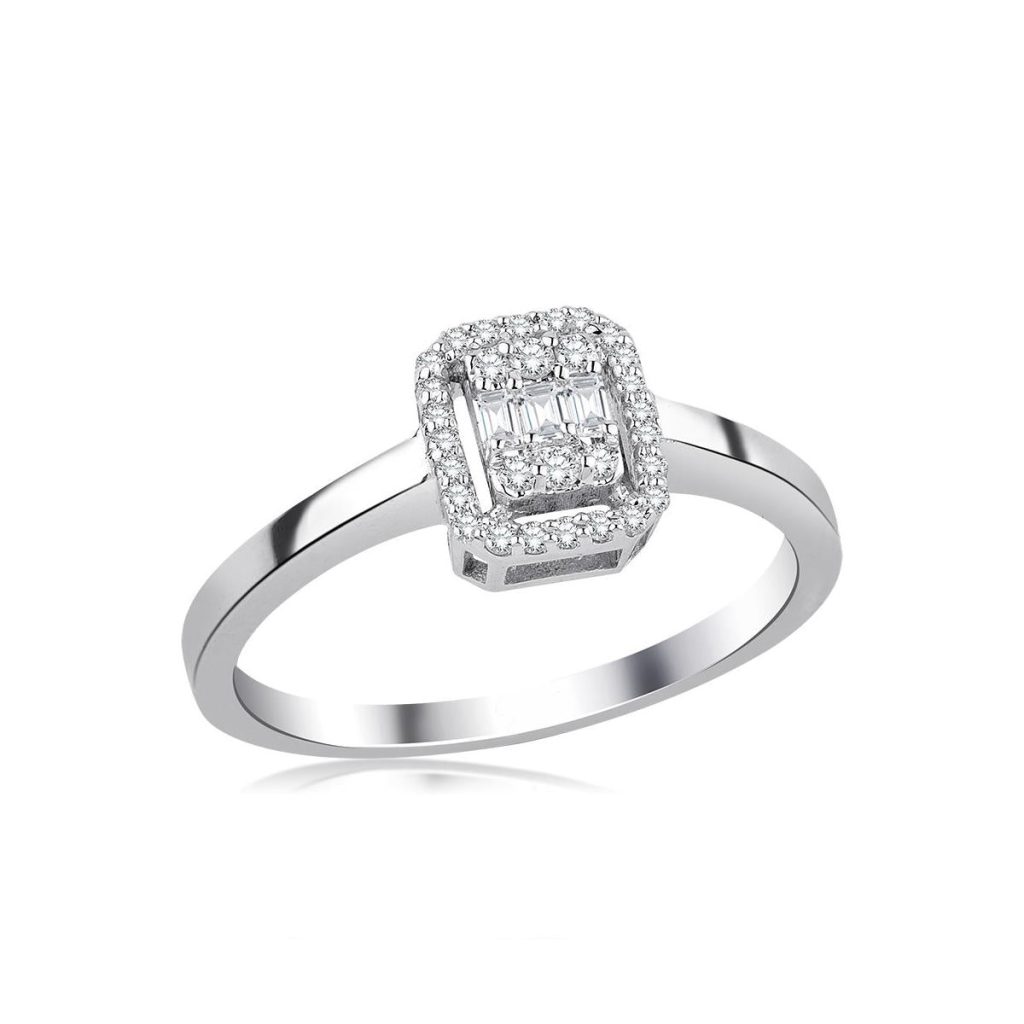0,23 Carat Baguette Diamond Ring