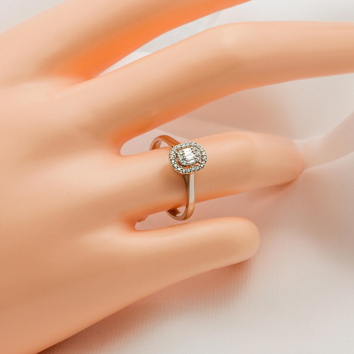 0,15 Karat Oval Baget Pırlanta Yüzük - Görsel 2